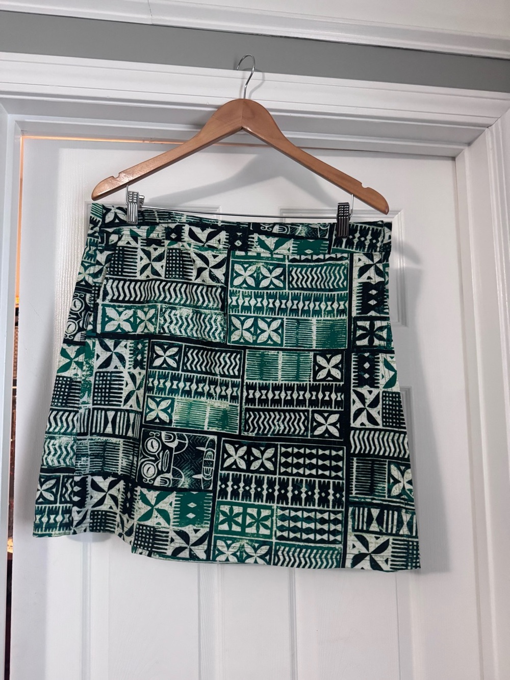 RipSkirt Hawaii Emerald Tapa Green Wrap Skirt Size L Length 2